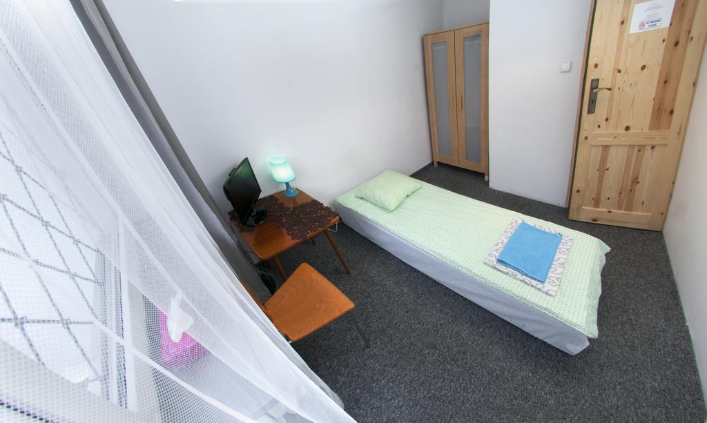 Wierzbno Hostel Варшава Экстерьер фото