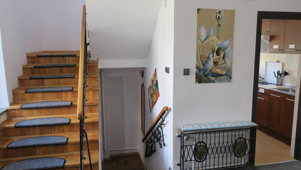 Wierzbno Hostel Варшава Экстерьер фото